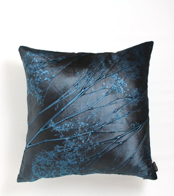 Baby's Breath Kohl on Solana Signature Velvet Pillow