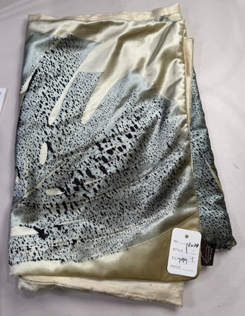 Signature Velvet Runner 799