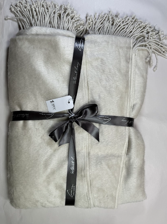 Cozy Throw 894