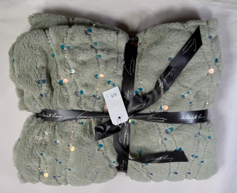 Cozy Throw 919