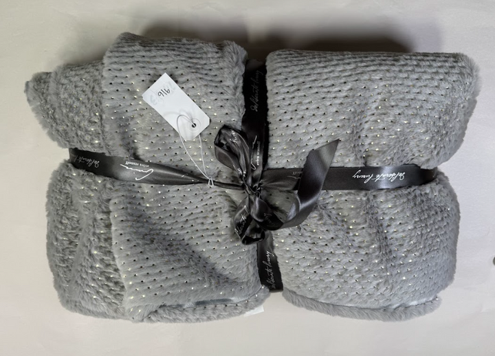 Cozy Throw 916