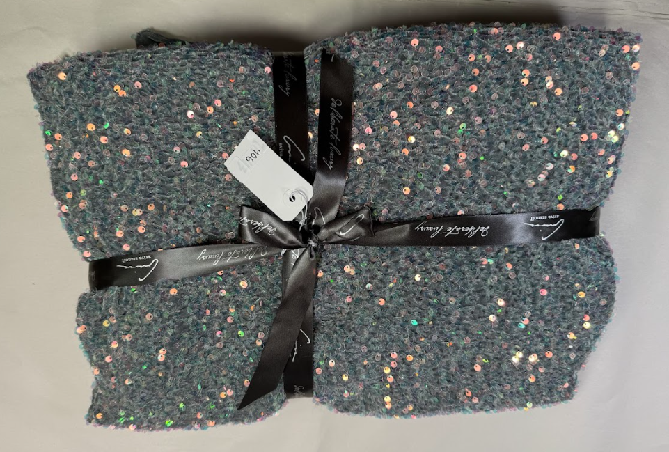 Cozy Throw 906