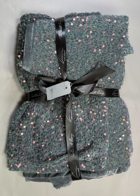 Cozy Throw 907