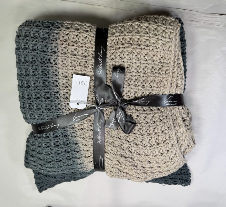 Cozy Throw 904