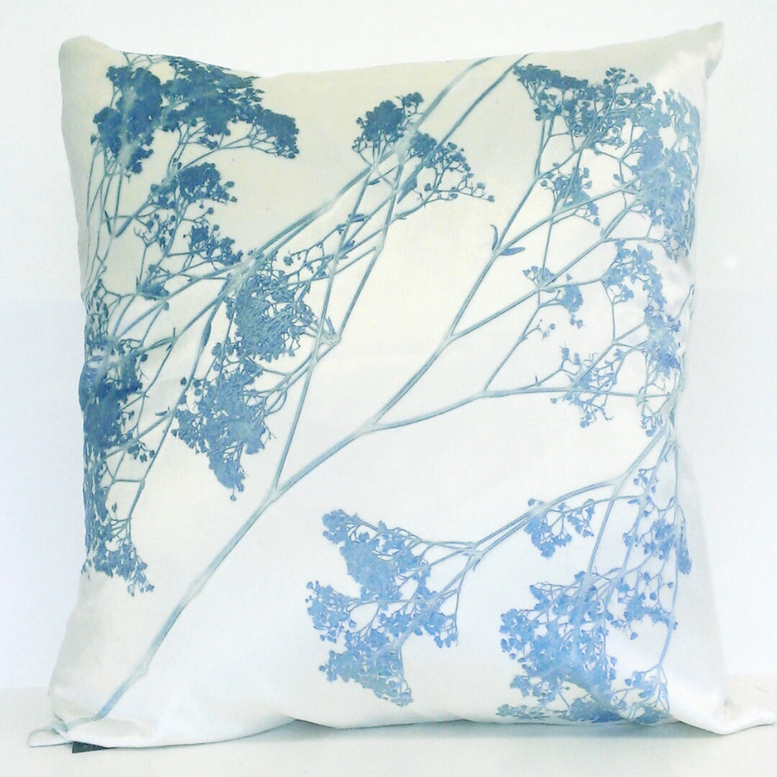 Baby's Breath Twilight Ivoire Signature Velvet Pillows