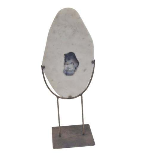 Agate on Stand 6.10lbs 8"x1"x22" 2193