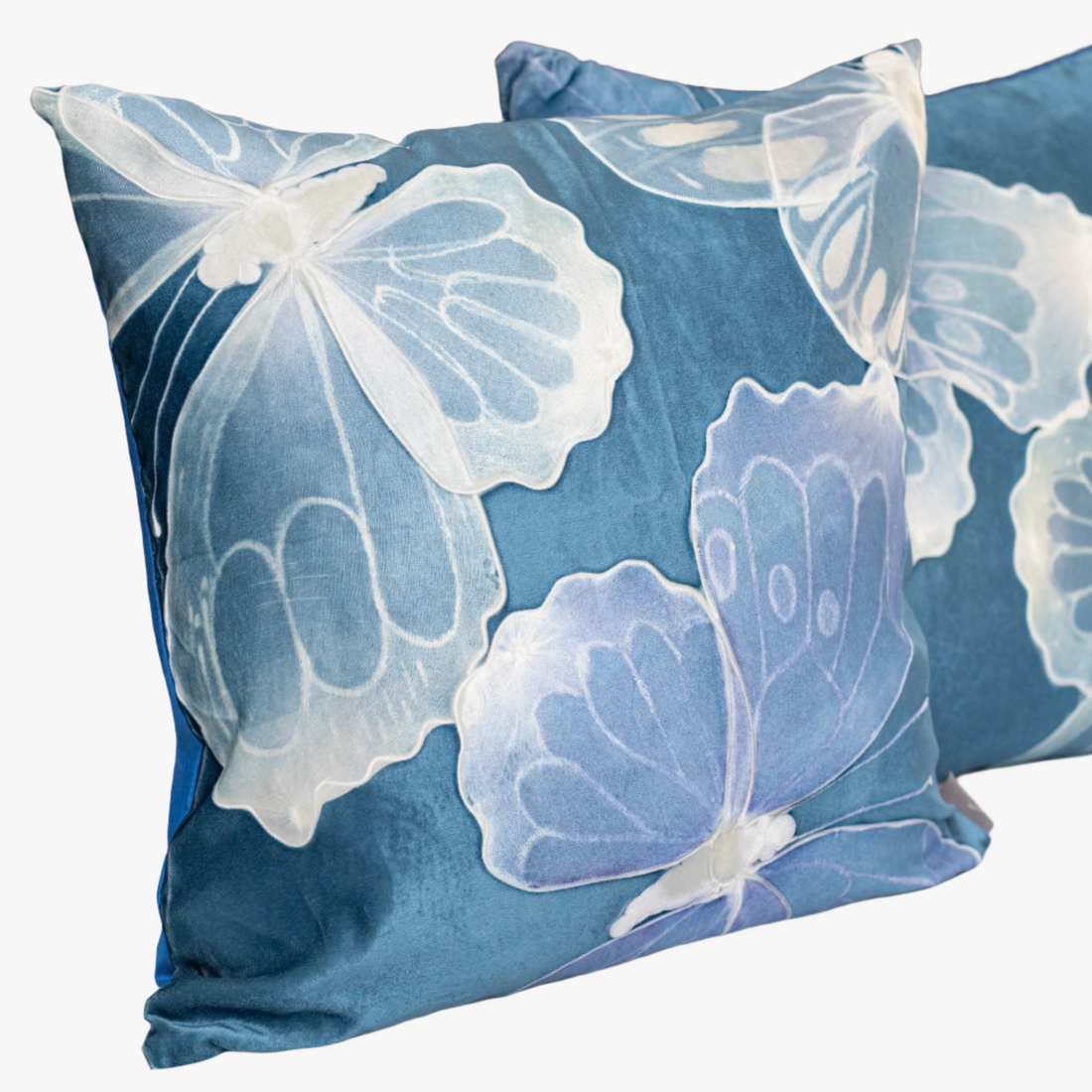 Monarch Twilight With Twilight Signature Velvet Pillows